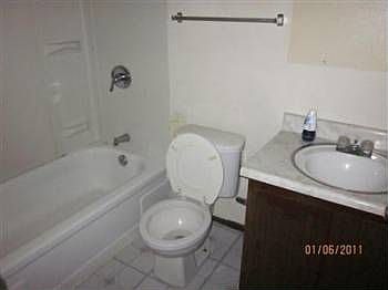 5th image of 8144 Villa Oak Dr