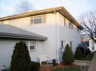 3814 Twin Pines Dr #9B, Uniontown, OH 44685