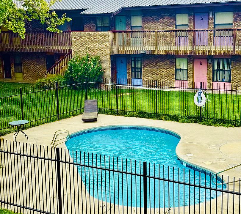 1st image of 5851 Anderson Ave SE #9