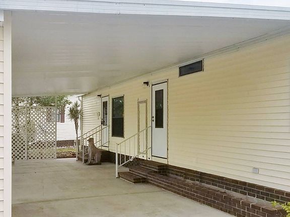 4th image of 19256 Tuckaway Ct