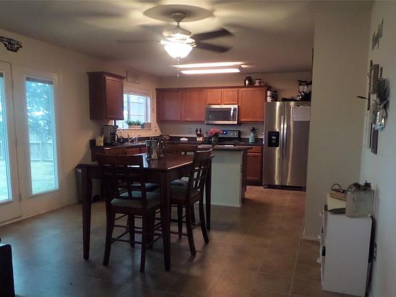 3rd image of 119 Pinto Dr
