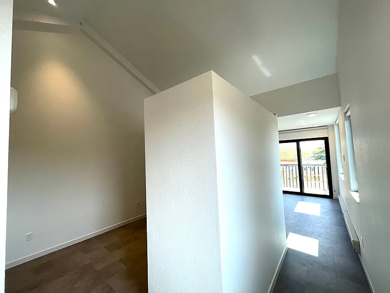 3333 Hennepin Ave — Photo 12