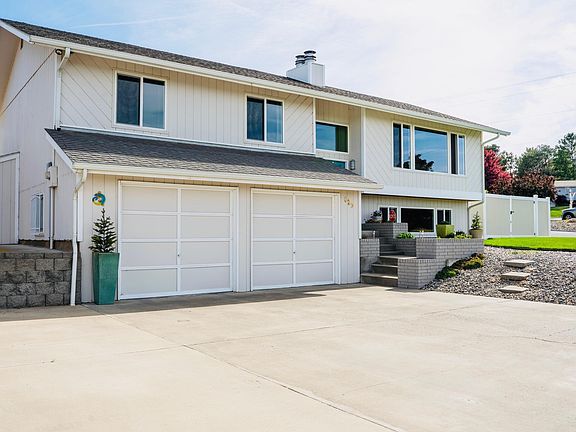 3rd image of 625 NW Crescent Ave