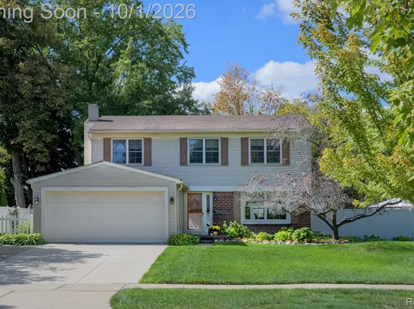 3627 Bristol Dr, Troy, MI 48083