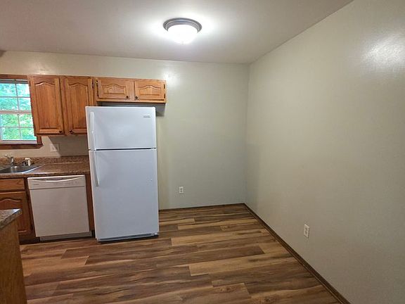 2nd image of 716 S Greenwich Ave
