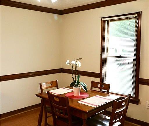 4th image of 8044 Rose Hill Dr