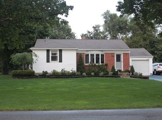 4323 Cameron Dr, Williamsville, NY 14221