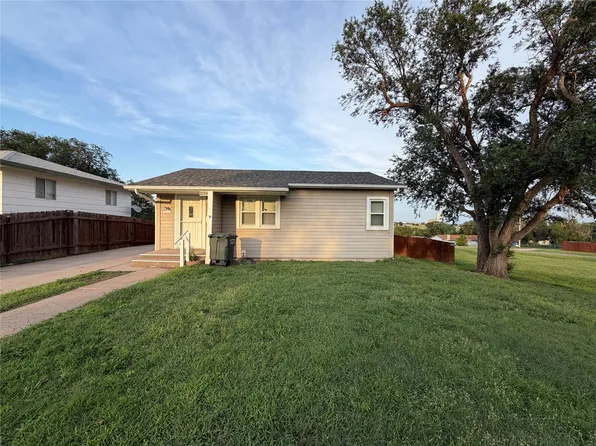 1004 Avenue H, Dodge City, KS 67801