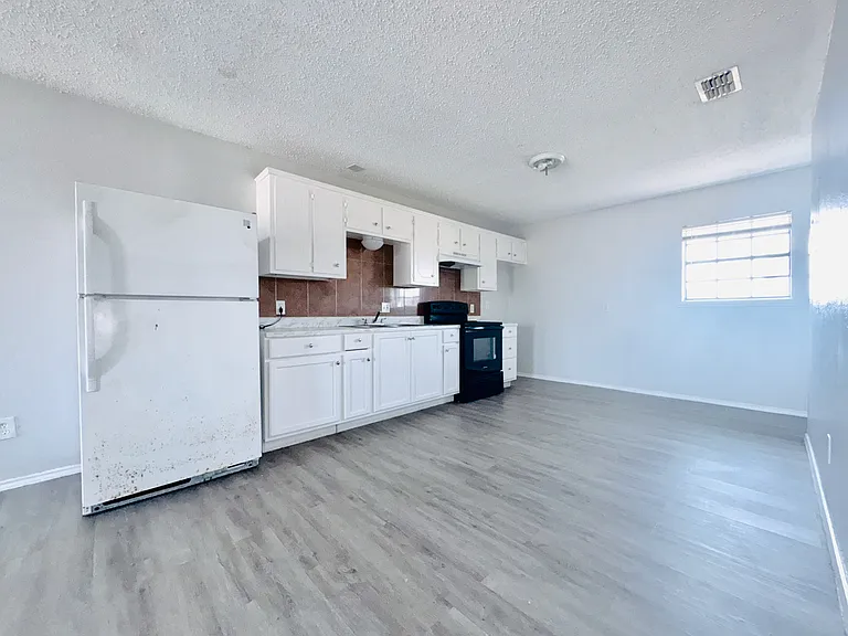 314 S 28th St #4 — Photo 11