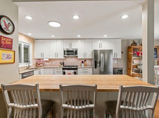 10305 N Adams Ct, Mequon, WI 53092