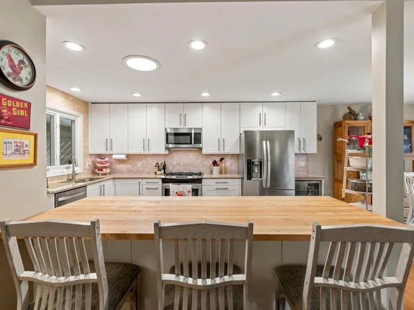 10305 N Adams COURT, Mequon, WI 53092