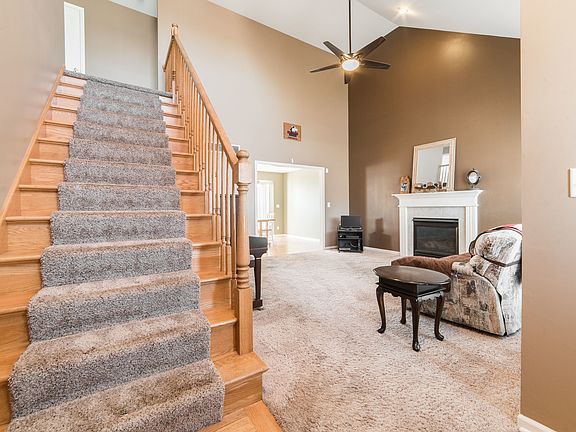 3rd image of 460 Turnbury Ct E