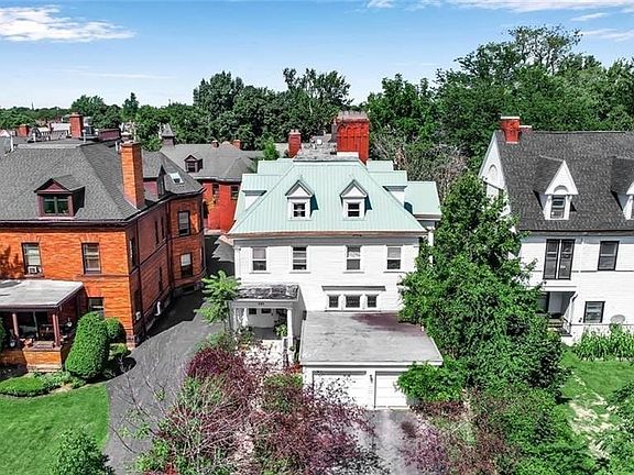 2nd image of 289 Summer St