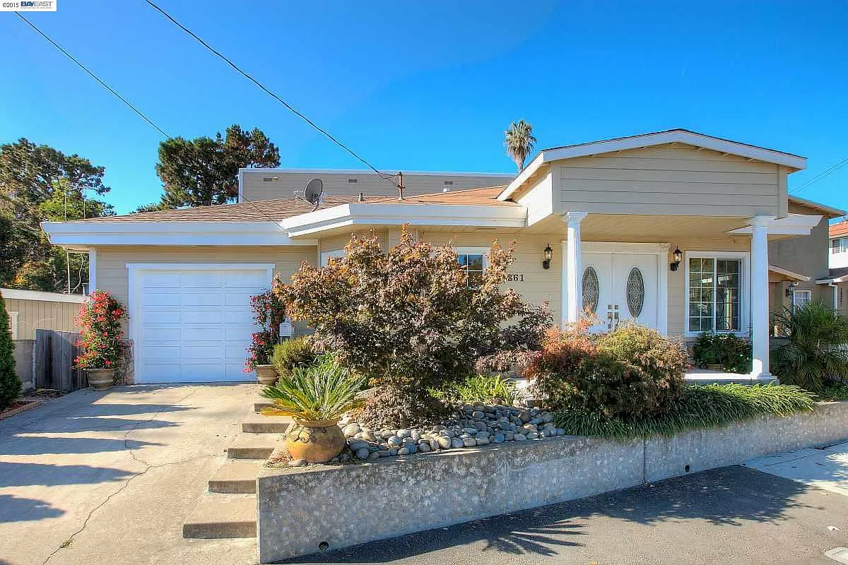 18261 Lake Chabot Rd photo 1