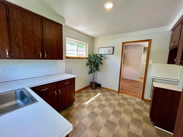 19892 Rose Ct — Photo 12