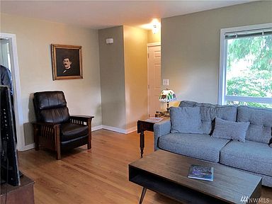 4015 NE 56th St, Seattle, WA 98105 | Zillow