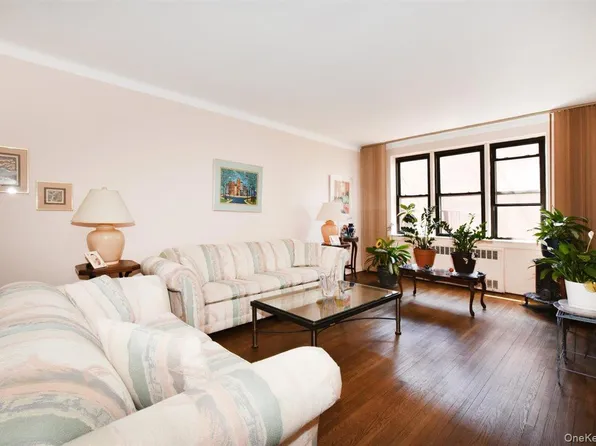 143-50 Hoover Avenue #416, Briarwood, NY 11435