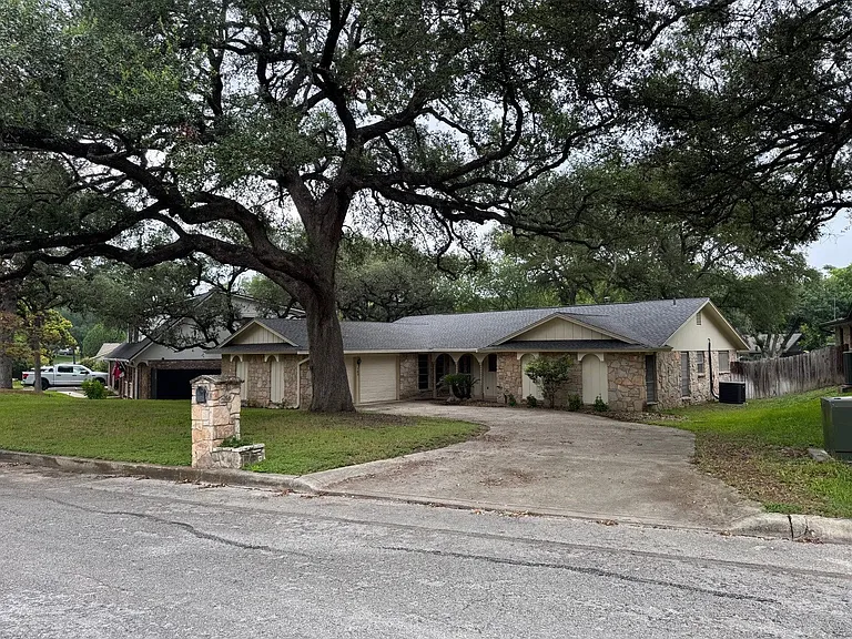 143 Forrest Trl — Photo 1