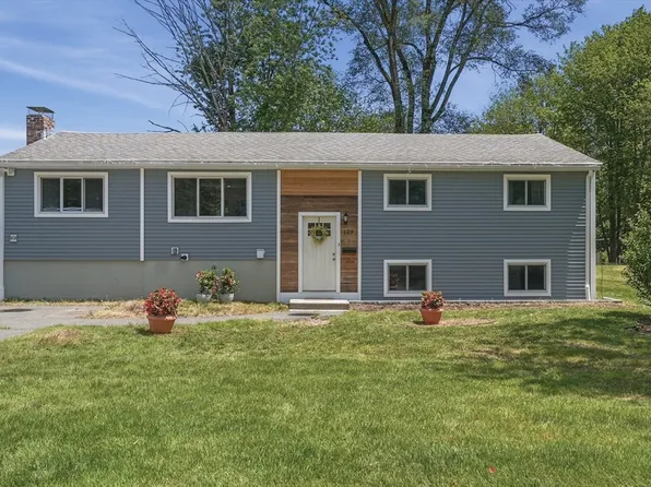 129 Marked Tree Rd, Holliston, MA 01746