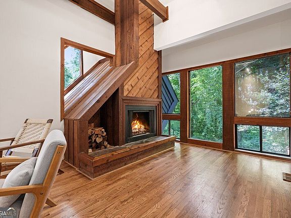 3rd image of 2965 Pond View Ct
