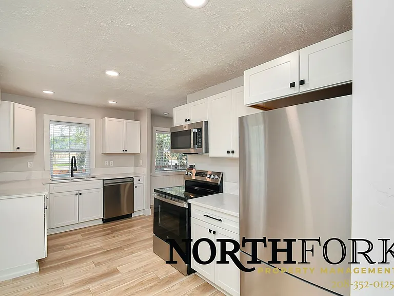 2479 N Maple Grove Rd — Photo 4