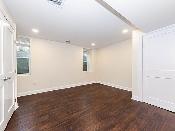2nd image of 28 Albion St #1G