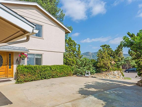 2nd image of 13052 Lakeview Granada Dr