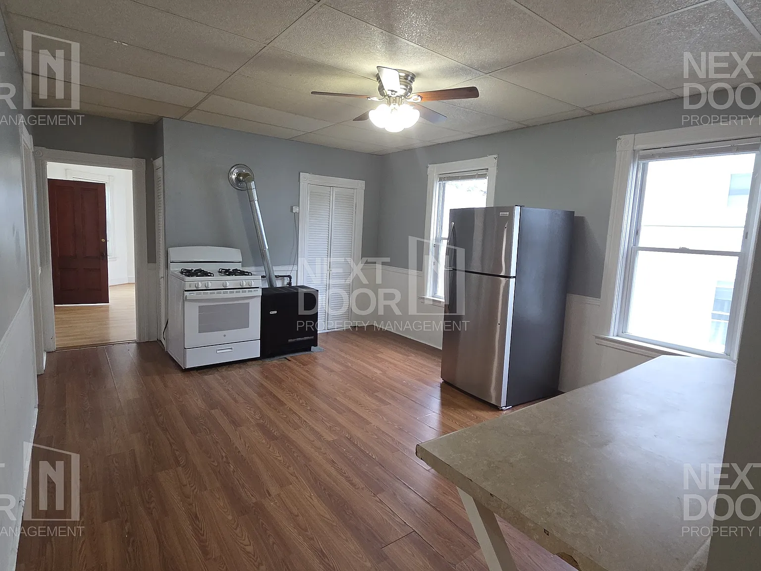 3 bed, 775 sqft, $1,695 — Photo 1