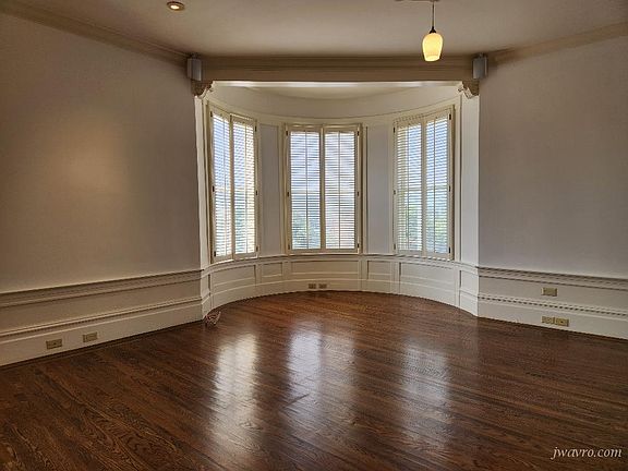 2nd image of 3495 Sacramento St