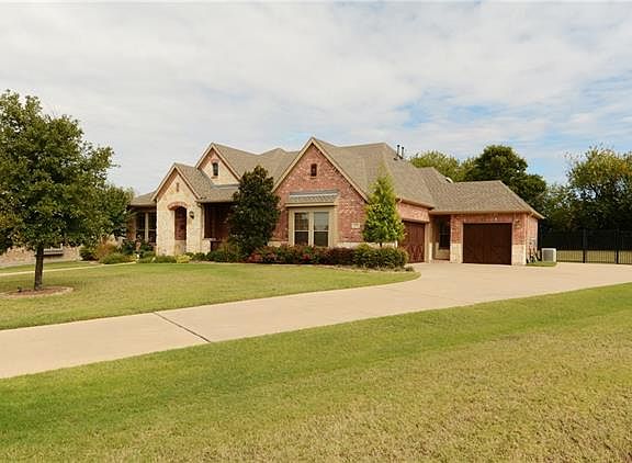 2nd image of 440 Plumwood Way
