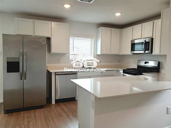 3rd image of 7210 Clover Chase Dr