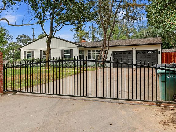 3rd image of 894 Larch Ln