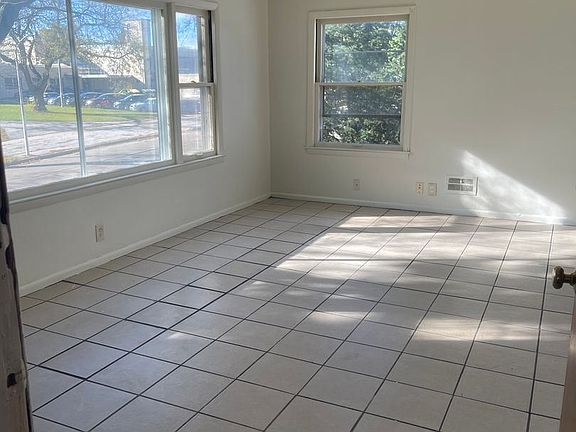 3rd image of 6522 W Carmen Ave