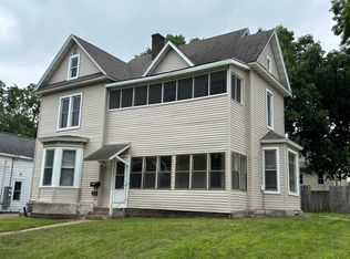 1023 1/2 E Grand Ave, Eau Claire, WI 54701