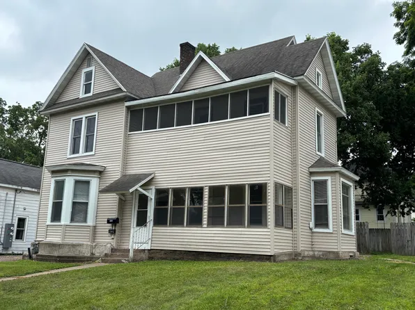 1023 1/2 E Grand Ave, Eau Claire, WI 54701