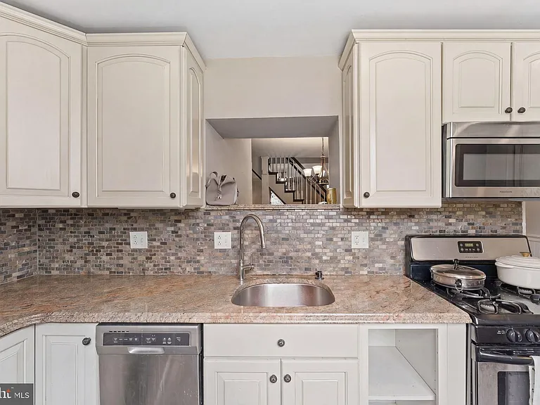 183 Markle St — Photo 8