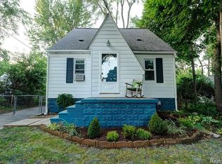 4088 Lomley Ave, Waterford, MI 48329
