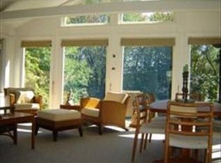 164 Columbia Dr, Amherst, MA 01002