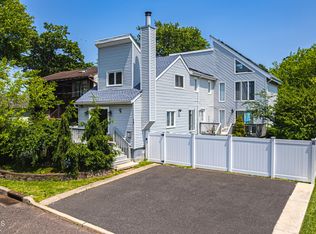 76 Woodland Dr, Keyport, NJ 07735