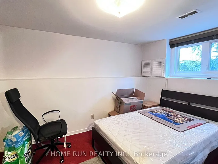 960 Cahill Dr W — Photo 12