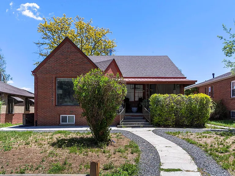 1630 Perry St #B — Photo 1