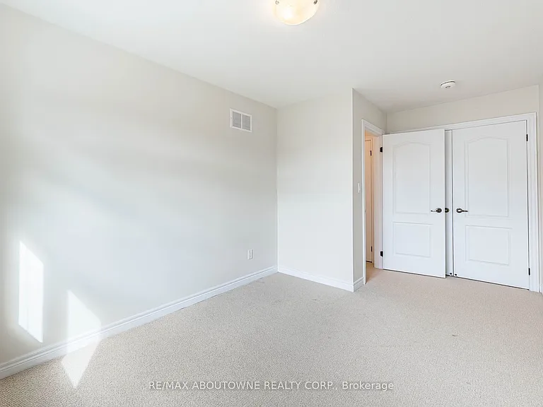 81 Pettitt Dr — Photo 37