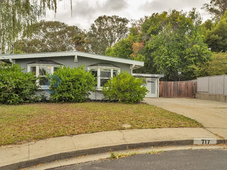 717 Pebble Dr — Photo 38