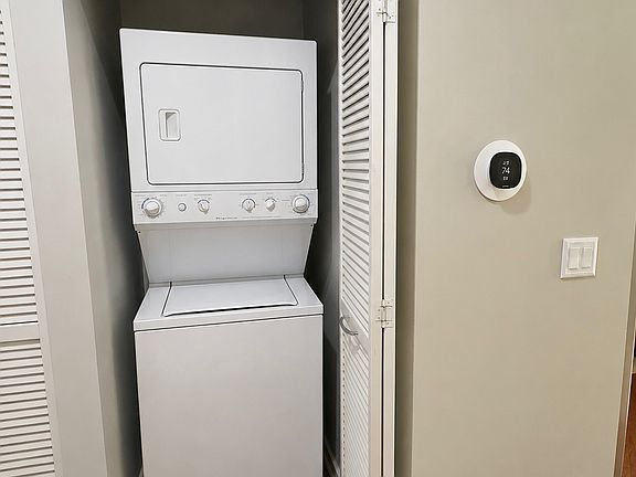 4th image of 1819 S Michigan Ave Unit 1002