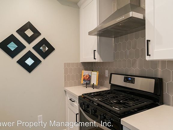 4th image of 322 N New Hampshire Ave #3