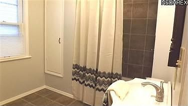 5th image of 2143 Clarence Ave