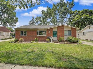 42519 Applecreek Dr, Plymouth, MI 48170