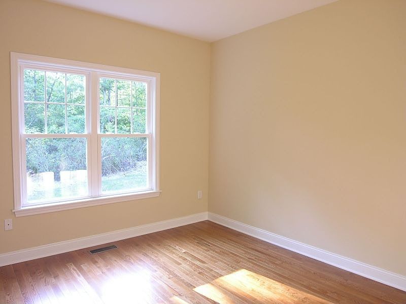 1st image of 137 Darlene Dr