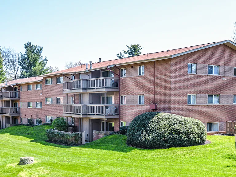 Maintained exterior and landscape