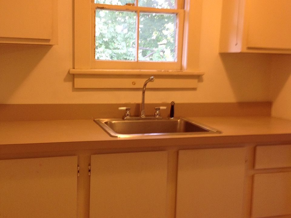 Eat in kitchen